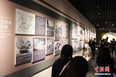 美国学生参观重庆史迪威博物馆 回顾中美并肩作战的历史